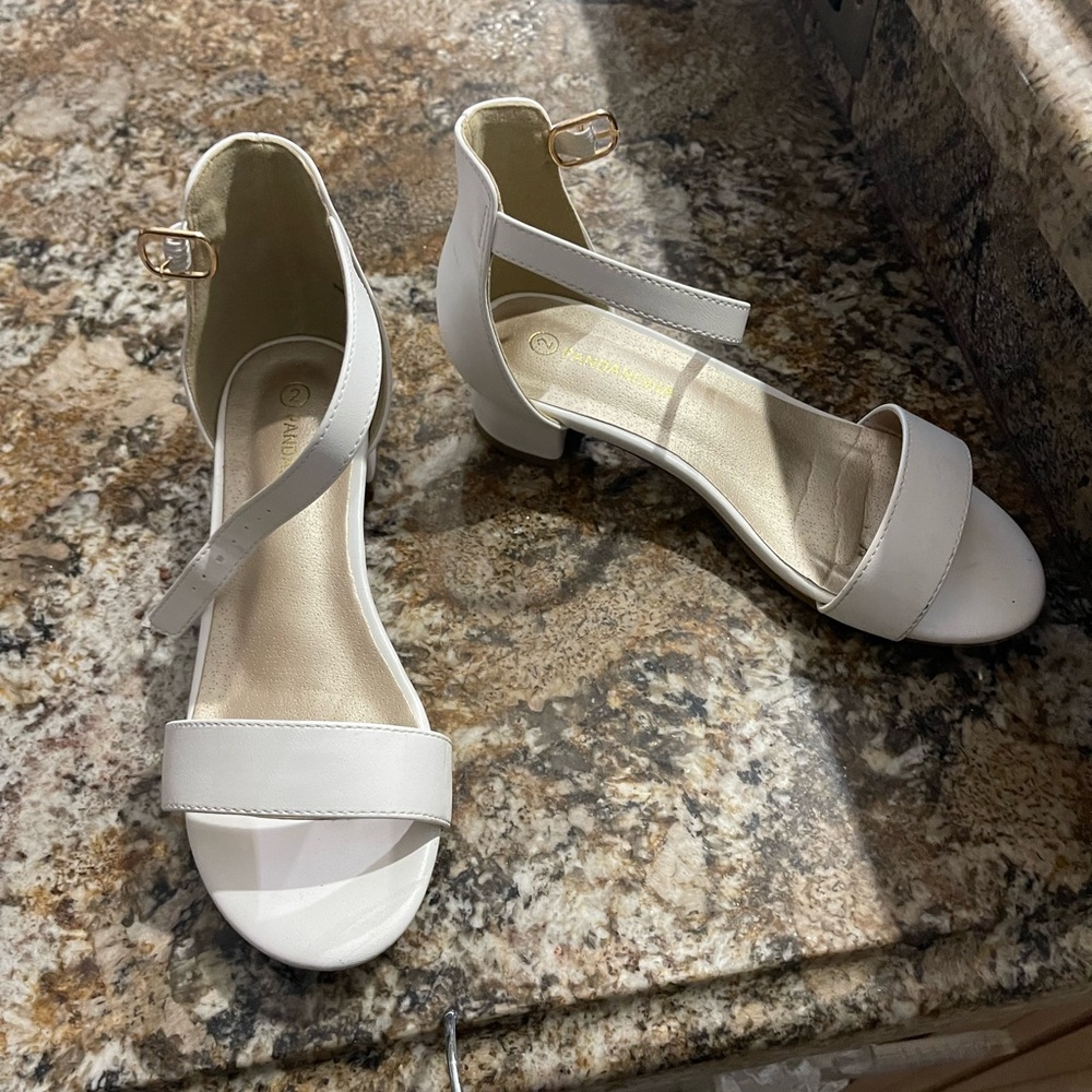 Size 2 little girls dressy sandals